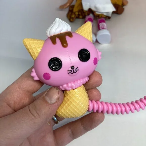 Lalaloopsy Full Size Doll Scoops Waffle Cone Silly Bendable Hair 12" 2010 MGA - Picture 7 of 16
